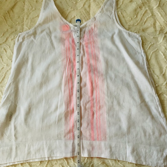 NWT Loose Fit V Neck Tank Top - Picture 4 of 6